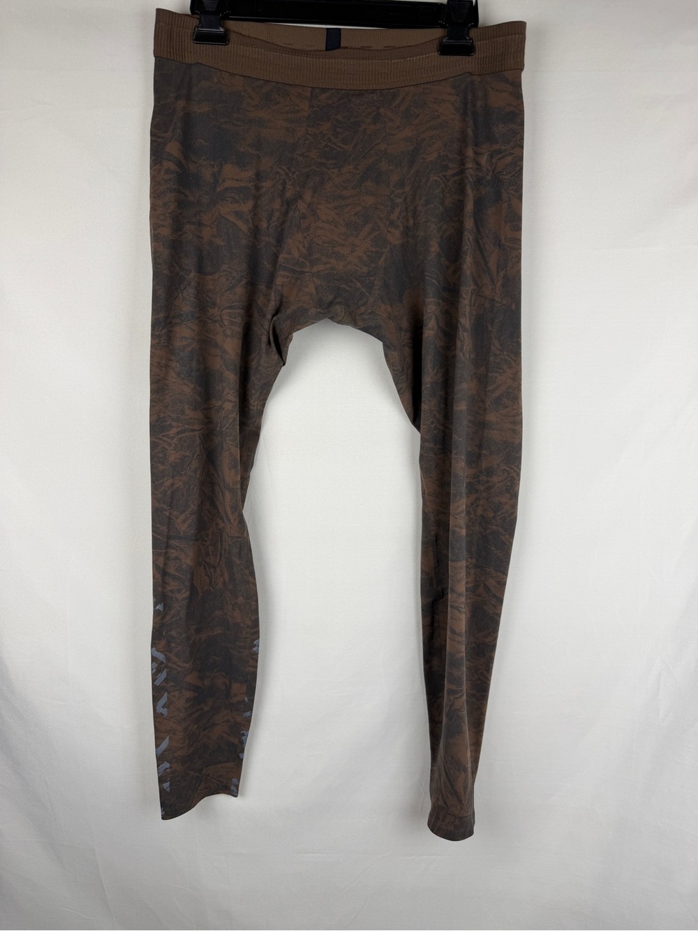 Lululemon license to train Brown Marble Print Leggings 7/8 waist 33 M